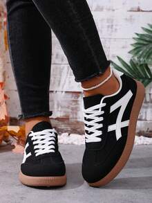 Spring New Casual Sports Versatile Flat Round Toe Fashion Women Shoes - Black and White - View 4