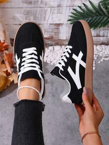 Spring New Casual Sports Versatile Flat Round Toe Fashion Women Shoes - Black and White - View 3