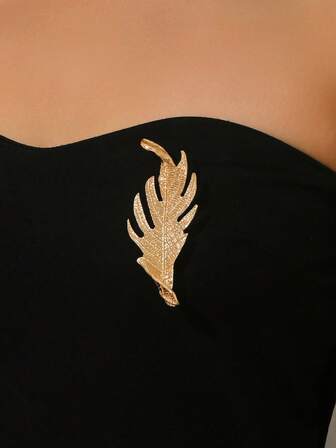 1pc 2025 New Elegant Vintage Brooch, Multiple Styles Available: 3D Floral, Gold Rhinestone Bow, Geometric Shapes, Lips With Rhinestones, DIY Hand-Painted Drip Oil Bees, Bees, Insects, Bumblebees, Fish Eyes With Rhinestones, Gold Flowers, White Magnolia, Feathers, Suns, Commas, Evil Eyes, Leaves, Antlers, High-Quality Holiday Party Brooch For Women, Suitable For Valentine's Day, Thanksgiving, Mother's Day Gifts