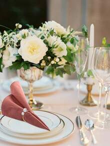 1/6/12 chiếc Vòng trang trí khăn ăn bằng ngọc trai - Giá đỡ khăn ăn bằng kim loại vàng/bạc có thể giặt được, Giá đỡ vòng khăn ăn, Khóa cài khăn ăn, Bộ 6 vòng khăn ăn/Bộ 12 vòng, Khóa cài thời trang, Trang trí bàn nhà hàng cho đám cưới, tiệc tùng, bàn ăn - Đồ trang trí thanh lịch, Dành cho DIY, sự kiện và nhà hàng, Lễ hội họp mặt gia đình, Trang trí bàn ăn nhà bếp, Tiệc tối, Dã ngoại, Sự kiện tiệc - Nhiều màu - Xem 7