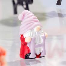 Statues - White - View 3