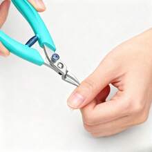 1pc Nail Rhinestone Remover, Thick Nail Clipper, Dead Skin Nail Clipper, Manicure Pedicure Care Nail Scissors Tool - Green - View 5