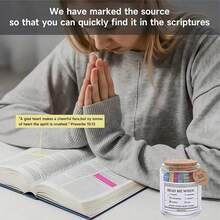 1个经文玻璃罐，母亲节礼物，男女皆宜，经文罐，将“阅读我”的情感与感受融入经文罐中，学习礼物，送给妈妈、爸爸、姐妹、朋友，罐装经文，毕业礼物，祷告罐，将“阅读我”融入经文罐中，经文卡片，送给女性的祷告罐礼物，一个带有彩色编码经文的玻璃罐。（款式随机发货）