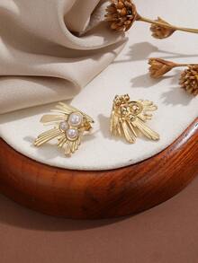 Pendientes de hoja de arce vintage y perla con bordes chapados en oro, pendientes de mujer de alta gama, diseño único, material metálico. - Multicolor - Ver 4