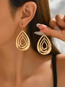 1 Pair Retro Exaggerated Geometric Water Drop Shaped Metal Hoop Earrings, Versatile For Women Daily, Festivals, Parties, Casual Wear - Yellow Gold - View 5