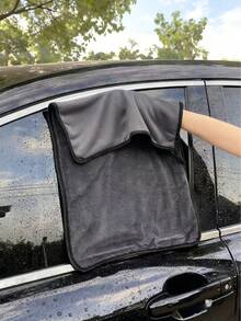 Khăn lau xe hơi sợi nhỏ cỡ lớn – Lưới hai mặt + Siêu thấm hút, làm sạch không trầy xước, thiết yếu cho việc rửa xe – Được làm từ vải sợi nhỏ chất lượng cao và có thiết kế lưới dệt hai mặt, sản phẩm kết hợp bốn ưu điểm cốt lõi: Siêu thấm hút, Không xơ vải, Chống trầy xước và Nhanh khô. - Xám - Xem 2