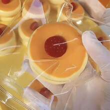 1个/2个草莓蓝莓软绵绵奶油蛋糕挤压玩具，减压玩具，节日、生日、圣诞节和派对的完美礼物 - 彩色 - 查看 5