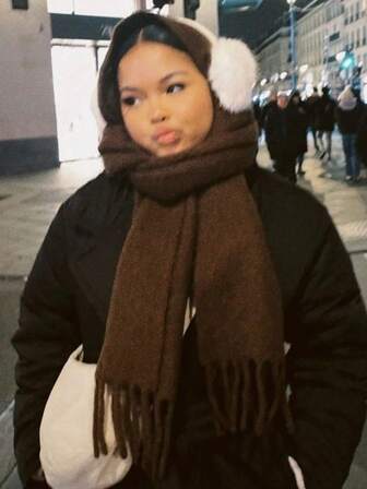 1 st enkel enfärgad halsduk i vanlig stil för kvinnor, lämplig för övergångssäsong, vardagskläder, vindtät och varm vinterhöst