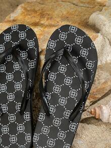 女士平底人字拖，舒适时尚百搭夏季沙滩凉鞋，适合海滩和度假村穿着 - 黑色 - 查看 7