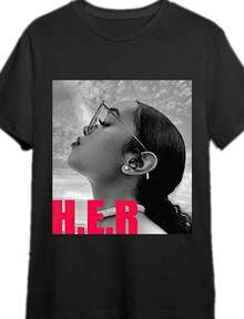 HER Gabriella Wilson Mens Graphic T-Shirt - Artist Portrait Tee With Bold Red HER Lettering Loose Fit Casual Shirt For E - 黑色 - 查看 1