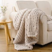 Battilo Beige Chunky Knit Throw Blanket, Soft And Thick Chenille Throw Blanket, 50x60 Handmade Knit Crochet Blanket, Cozy Knot Knitted Throw Blankets Couch Home Decor, Taupe - 腮紅和白色 - 查看 8