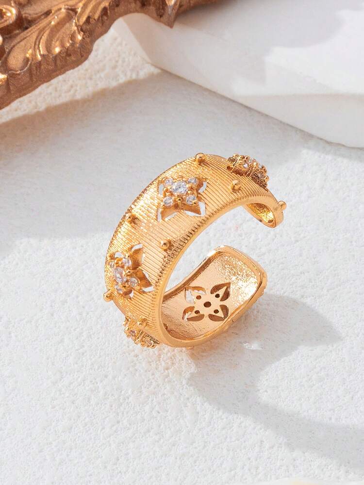 1pc Soft Copper Inlaid Artificial Zirconia Wide Band Hollow Carved Ring