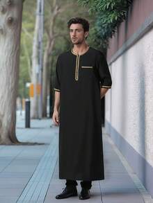 Man's Arabian Robe With Pockets With Contrasting Gold Edges. The Fabric Is Skin Friendly And Soft, Suitable For Daily Occasions