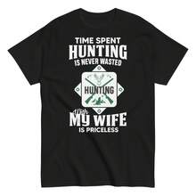 Camiseta de caza con una divertida cita de cazador, perfecta para cazadores y sus seguidores. - Negro - Ver 1