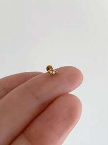 EleRunis 1 قطعة أقراط مطرزة من الفضة الإسترليني عيار 925 بتصميم غير متماثل لنجمة البحر والسمكة الذهبية، مناسبة للارتداء اليومي، الزفاف، الحفلات، الخطوبة، الأعياد، عيد الحب وغيرها من المناسبات