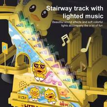 带灯光和音乐的音乐玩具，以小鸭爬楼梯的场景为主题，适合作为生日、万圣节、圣诞节、复活节礼物和无需电池的派对礼品。 - 彩色 - 查看 4