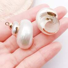 2个贝壳吊坠，散装贝壳吊坠，大号镀金天然白色海螺贝壳，海洋沙滩吊坠，用于珠宝制作，女士DIY项链耳环工艺品