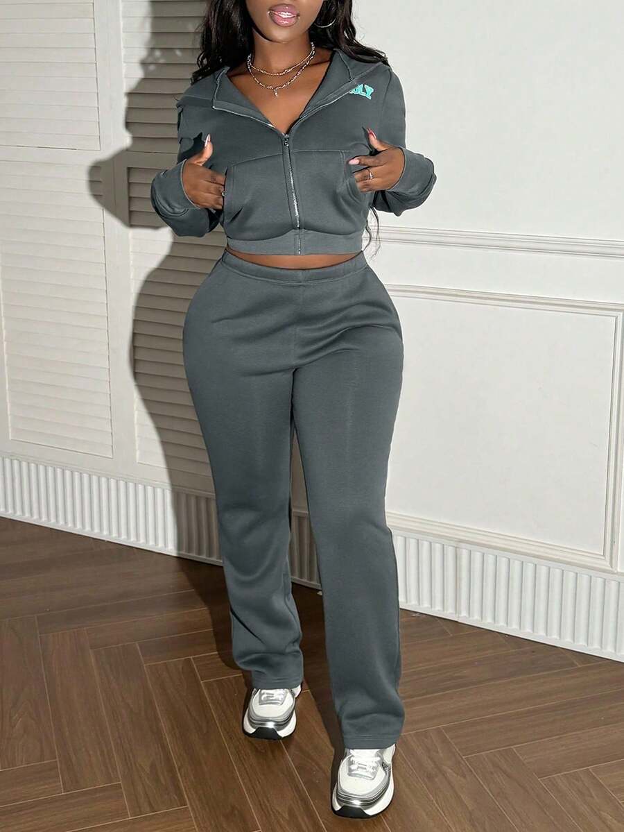 LovelyWholesale 女士休闲字母印花长袖口袋拉链门襟连帽运动衫和裤子套装秋冬