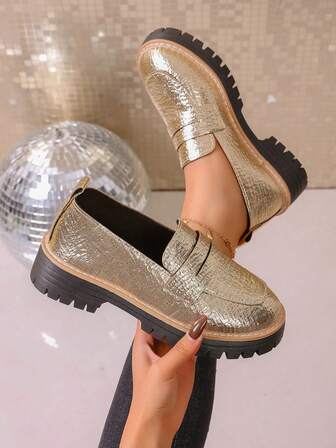 New Casual Fashion Buckle Comfortable Anti-Slip Thick Sole Plus Size Women Christmas Everyday Wear Loafers