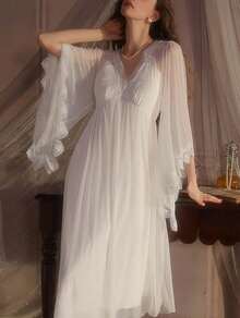 Sexy Women's Pajamas, Deep V-Neck With Padded Bra, Long Lace Nightgown. - 白色 - 查看 1