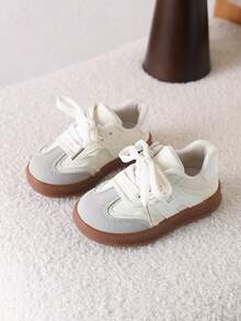 1双女童休闲运动鞋，新款春秋季软底防滑幼儿园幼儿训练鞋，小童平底鞋