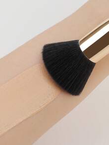1pc Flat Foundation Brush, Wooden Handle, Black Synthetic Bristles, Suitable For Liquid And Cream Cosmetics, Professional Foundation Brush, Makeup Tool - Black - View 4
