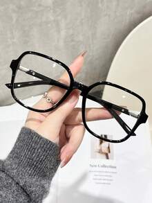 一副豹纹塑料几何全框透明眼镜，适合日常生活、街头摄影、音乐节、返校季、周末穿搭、约会、时尚配饰，适合所有脸型。 - 無色 - 查看 4