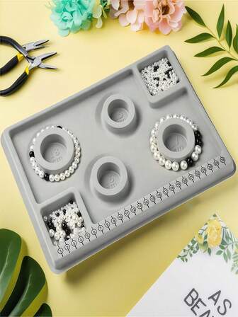 1pc/2pcs Mini Plastic Jewelry Design Plate - DIY Beaded Bracelet & Necklace Creator - Professional Quality, Versatile Crafting Tool For Unleashing Your Creativity