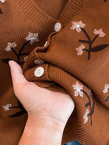 V-Neck Contrast Color Floral Embroidery Single-Breasted Casual Knit Vest, Spring/Summer - Orange-brown - View 6