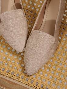 宽版棕色尖头低跟女式一脚蹬平底鞋，春夏休闲轻便舒适鞋，超大码欧码 36-43