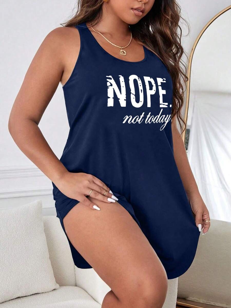 大码女士睡裙 - 舒适时尚的字母印花，圆领，弧形下摆细肩带设计 - 居家休闲和睡眠的理想之选 - 藏蓝色 - 查看 1