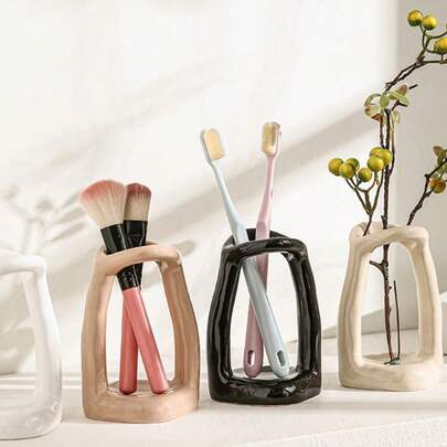 创意陶瓷牙刷架，带三个牙刷槽和牙膏、化妆品、笔的收纳盒，适用于浴室家居装饰、秋季装饰、返校季装饰，也适用于房间装饰、家居装饰、生日装饰、厨房、婚礼、卧室装饰、客厅装饰、礼品、派对装饰。