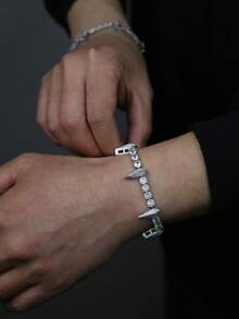 1 件装铆钉朋克手镯，男女通用 - 哥特金属手镯腕带饰品