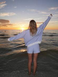 Womens Striped Sweat Set Casual Loose Fit Stylish Crew Neck Long Sleeve Tops And Shorts 2 Pcs Set - Blue - View 3