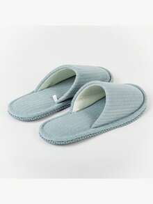 Tramas+ Pantofole a costine raya ancha índigo con diseño simple y suela amortiguada, hechas en EVA para una mayor ligereza y flexibilidad, suaves al tacto para máximo confort. Disponibles en varias tallas, ideales para quienes buscan comodidad y estilo en el hogar. - INDIGO - Ver 3