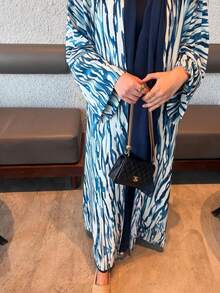 1件女款不對稱紮染印花袖口純色長版開襟外套，法式優雅女士晨袍，適合日常生活、工作、旅行、派對等場合 - 藍白色 - 查看 5