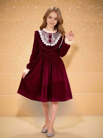 Prinsessklänning med Peter Pan-krage och spetsdetaljer för tweenflicka, höst/vinter