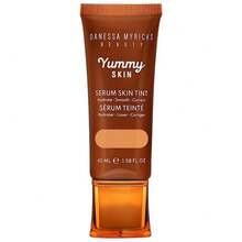 Danessa Myricks Beauty  Yummy Skin Soothing Serum Skin Tint Foundation With Peptides + Ceramides - 9 - NÂU MẶT VỚI TÔNG MÁT MẺ - Xem 10
