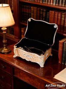 Hộp đựng trang sức bằng hợp kim kẽm kiểu dáng cổ điển Châu Âu của Art Zino Studio | Hoa hồng 3D dập nổi, có các màu: Trắng bạc, Trắng vàng, Xanh nhạt bạc, Hồng nhạt bạc, hình chữ nhật bo tròn với chân đế tinh tế, họa tiết hoa văn trang nhã, dễ dàng cất giữ nhẫn, bông tai và các đồ trang sức nhỏ khác, thích hợp trang trí bàn trang điểm, làm quà tặng Ngày Valentine/Sinh nhật/Ngày của Mẹ, thiết thực và phong cách cho mọi mùa, trang trí phòng. - Nhiều màu - Xem 11