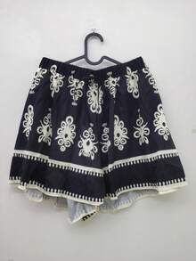 大码女式印花松紧腰抽绳休闲短裤，适合日常外出、居家休闲、通勤、朋友聚会、办公室、度假和节日穿着