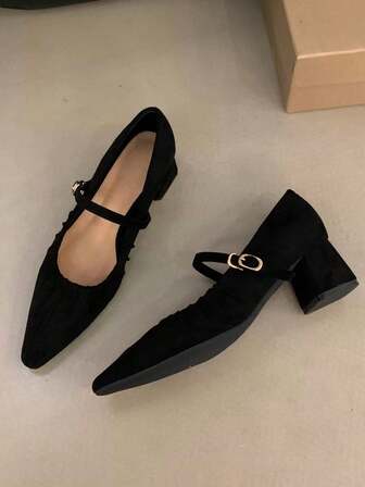 حذاء ربيع/خريف 2025 أنيق من الجلد المدبوغ بكعب متوسط الارتفاع، حذاء ماري جين الأحمر المطوي للزفاف