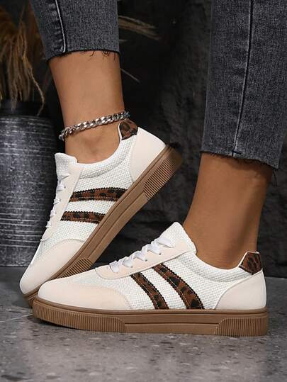 复古米色拼接秋冬新款软底休闲运动鞋（女款）