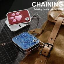 Pendentif de pièce de monnaie à gifler les cartes à jouer, jouet EDC, son de gifle à bouton-poussoir anti-stress, jouet à presser pour soulager le stress comme un chat qui griffe, convient pour les cadeaux de Noël, les cadeaux de fête à thème, s'adapte aux sacs cadeaux, couleur et style aléatoires. - Multicolore - Voir 4