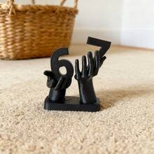 1pc Funny Holding Brain Math 67 Statue Figurine, Creative Personalized Number 67 Sculpture, Holding Design Decor, Unique Desk Decoration, Suitable For Living Room, Bedroom, Study, Perfect Gift, Collectible - Multicolor - View 3