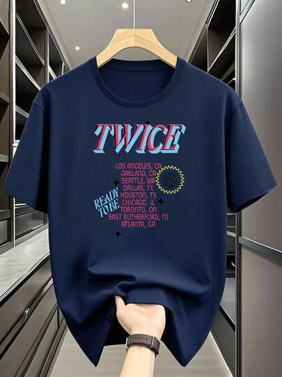 Camiseta gráfica casual para hombre - Twice Impresión de Los Ángeles, CA, suave y cómoda, cuello redondo, fácil de cuidar, moda de verano, blanco con letras coloridas, ropa de verano casual  Estilo casual de moda, camiseta de tejido suave, camisetas