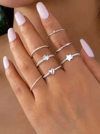 סט אחד של טבעות תכשיטים בעיצוב גיאומטרי מינימליסטי אופנתי ואלגנטי, מתאים לקישוט חג ההודיה וליום האהבה