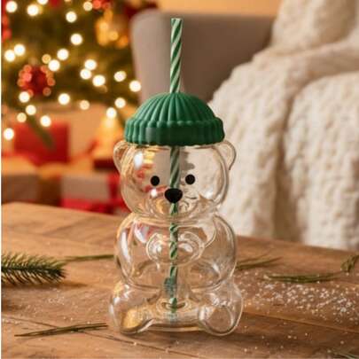 1个可爱小熊玻璃杯，萌萌的小熊咖啡杯，精致创意，带盖和吸管，适合居家、餐厅、咖啡馆、办公室、卧室、客厅等场所，亦可作为礼物赠送。