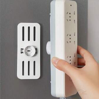 360度回転式 電源タップホルダー、壁掛け式コード整理ハンガー、時計、フレーム、キャビネットライト、リモコン、ティッシュボックスなどに適しています。この電源タップマウントブラケットは日常使いに非常に便利です。