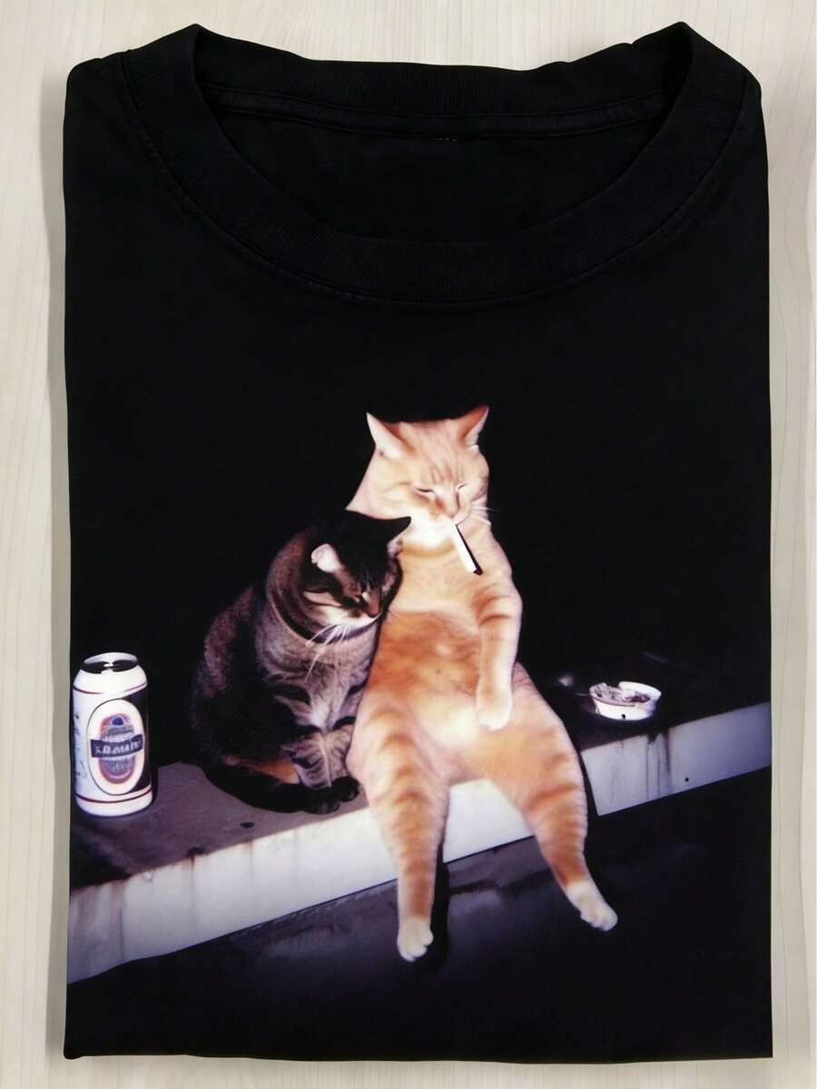Camiseta estampada de 230 g/m² con efecto calcomanía, marca Little Cat Brothers, camiseta de algodón estampada, etiqueta de moda vintage, camiseta para hombre, camiseta de verano, regalo festivo, regalo perfecto. - Blanco - Ver 1