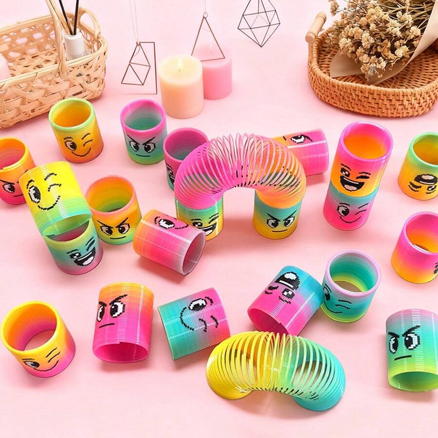 12/24/36/60个装彩虹派对小礼物，迷你塑料玩具，随机形状和颜色，减压弹簧玩具，适合作为男女生日礼物、嘉年华奖品、礼品袋填充物 - 彩色 - 查看 1